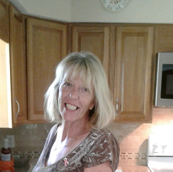 Meet your Posher, Linette - Picture 1 of 1